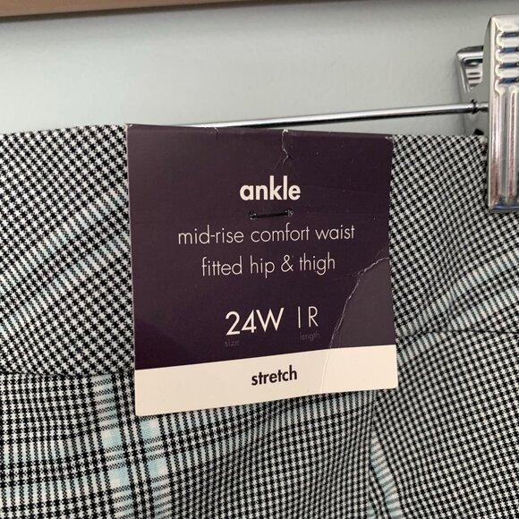 NEW Ava & Viv black white plaid print mid-rise comfort waist stretch ankle pants - Picture 6 of 12
